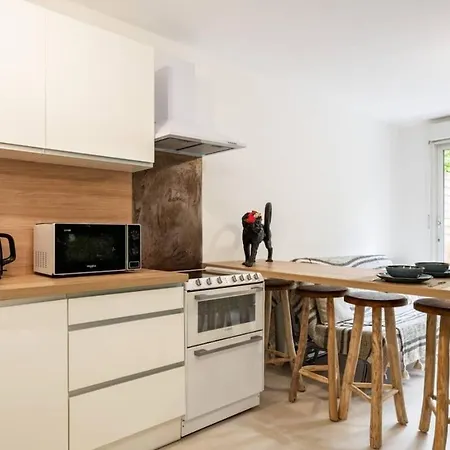 Geneva Terrace Apartment